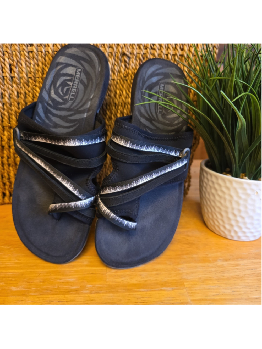 Merrell Terran 3 Cush Post Thong Toe Loop Black Strap Sandals Womens Sz 9